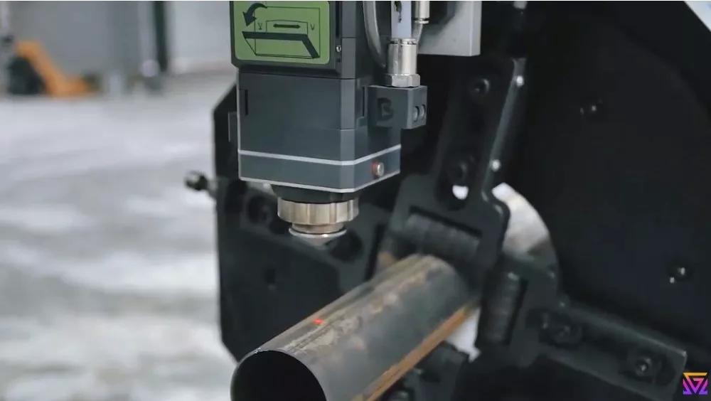 FL-12000R-12000-D220-IPG Труборез лазерный с ЧПУ для резки круглых и профильных труб